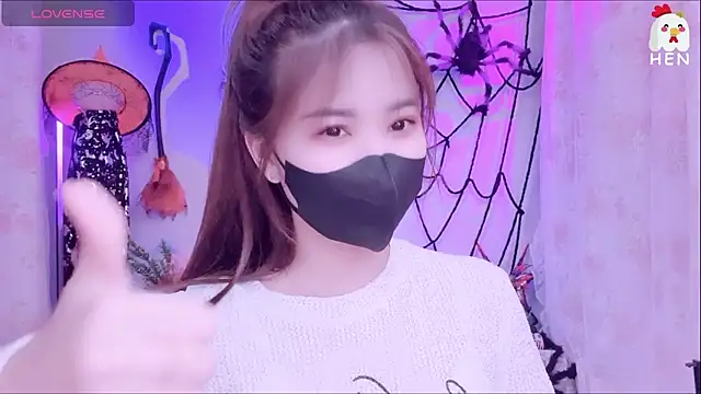 Snapshot of hen237 chatting on 11.08.25 hen237 online show from 11.08.25