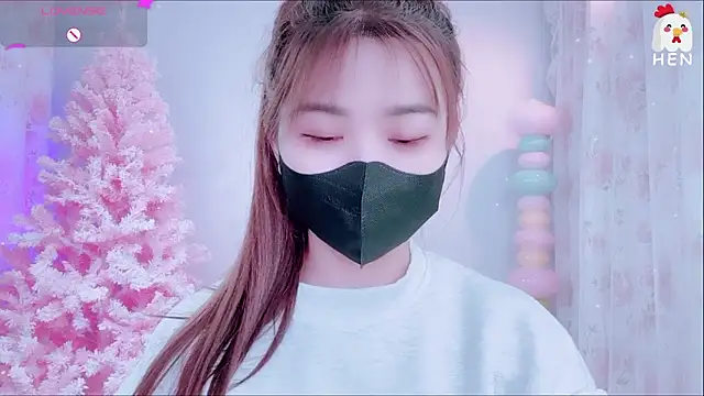 Snapshot of hen237 chatting on 11.12.25 hen237 online show from 11.12.25