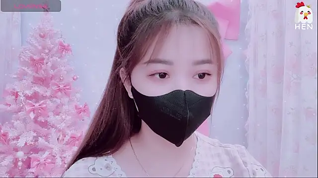 Snapshot of hen237 chatting on 11.22.25 hen237 online show from 11.22.25