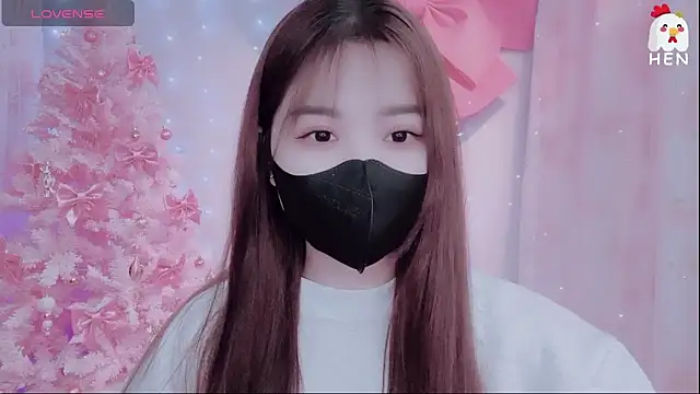 Snapshot of hen237 chatting on 11.25.25 hen237 online show from 11.25.25