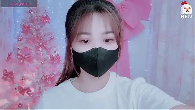 Snapshot of hen237 chatting on 12.05.25 hen237 online show from 12.05.25