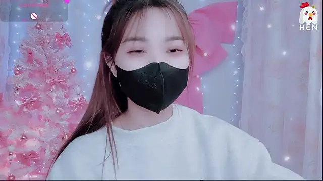 Snapshot of hen237 chatting on 12.17.25 hen237 online show from 12.17.25