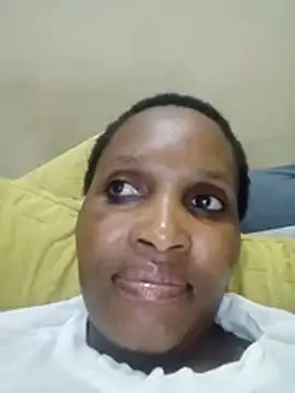 Snapshot of Nonelela chatting on 12.13.25 Nonelela online show from 12.13.25