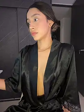 Snapshot of SelenaStone chatting on 12.13.24 SelenaStone online show from 12.13.24