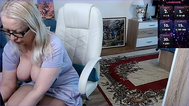 EllyBigBoobs online show from 09.11.25