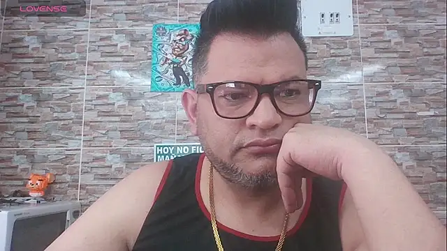 Snapshot of SexDiffrent chatting on 10.25.25 SexDiffrent online show from 10.25.25