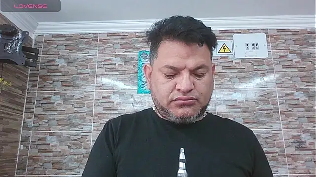 Snapshot of SexDiffrent chatting on 10.29.25 SexDiffrent online show from 10.29.25