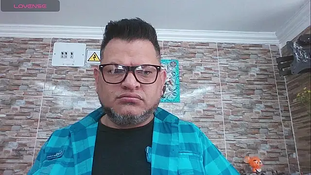 Snapshot of SexDiffrent chatting on 11.14.25 SexDiffrent online show from 11.14.25