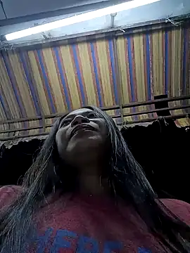 Snapshot of KinkyKit_May chatting on 02.05.25 KinkyKit May online show from 02.05.25