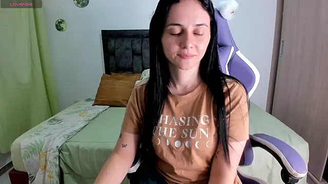 Snapshot of lucia_s1 chatting on 06.17.26 lucia s1 online show from 06.17.26