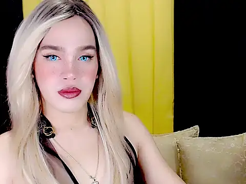 Snapshot of arianneXXX_ts chatting on 09.12.25 arianneXXX ts online show from 09.12.25