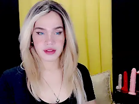 Snapshot of arianneXXX_ts chatting on 09.17.25 arianneXXX ts online show from 09.17.25