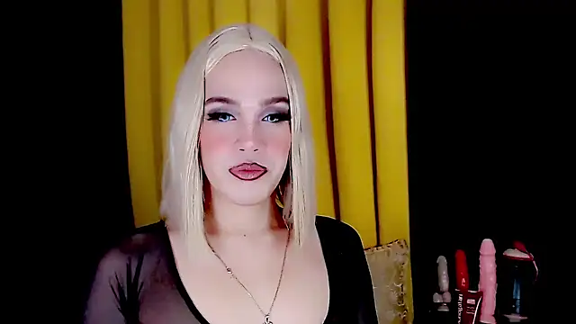 Snapshot of arianneXXX_ts chatting on 09.17.25 arianneXXX ts online show from 09.17.25