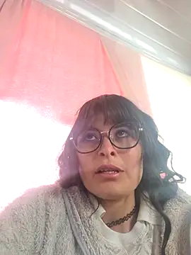 Alexandrasaenz online show from 10.18.25