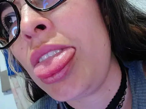 Alexandrasaenz online show from 07.04.26