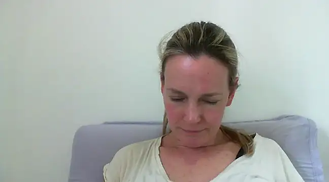 Annylove1 online show from 01.20.25