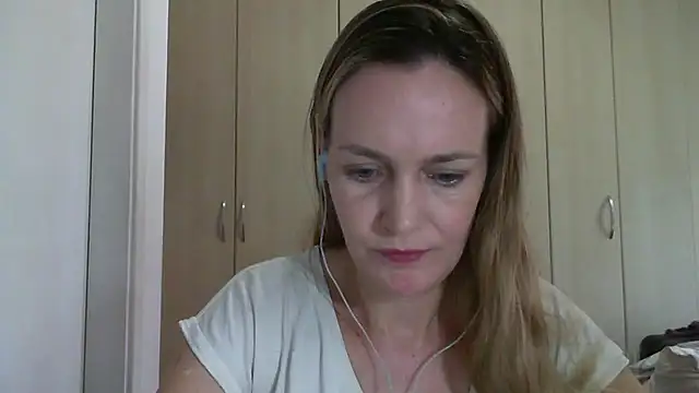 Annylove1 online show from 01.30.25