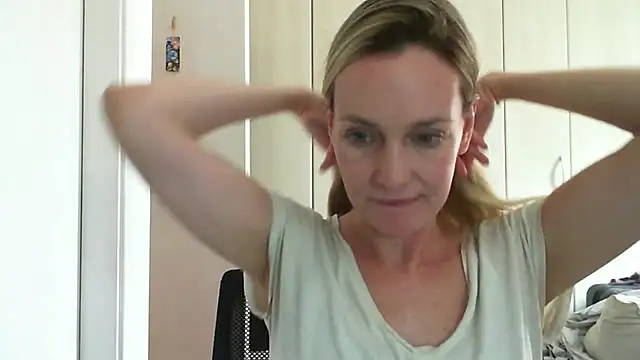 Annylove1 online show from 01.30.25