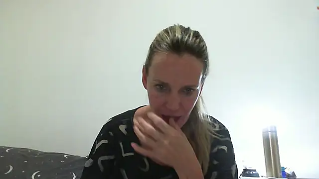 Annylove1 online show from 02.10.25