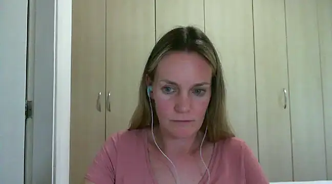 Annylove1 online show from 02.13.25