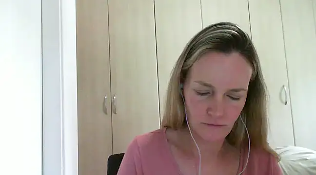 Annylove1 online show from 02.14.25