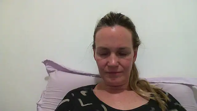 Annylove1 online show from 02.18.25