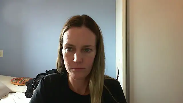 Annylove1 online show from 10.15.25