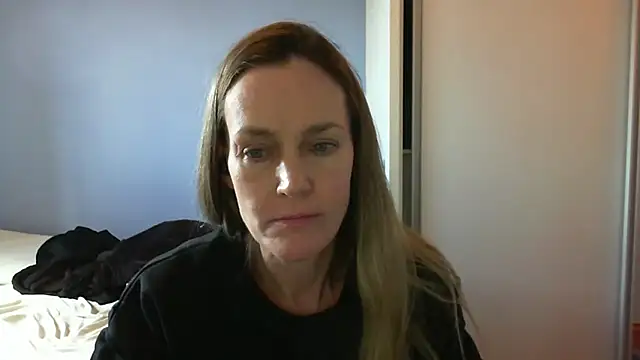 Annylove1 online show from 10.20.25