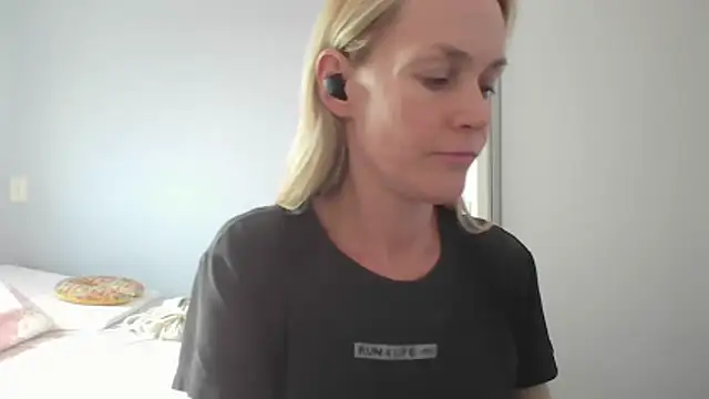 Annylove1 online show from 04.24.26