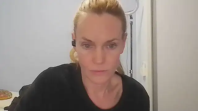 Annylove1 online show from 05.20.26