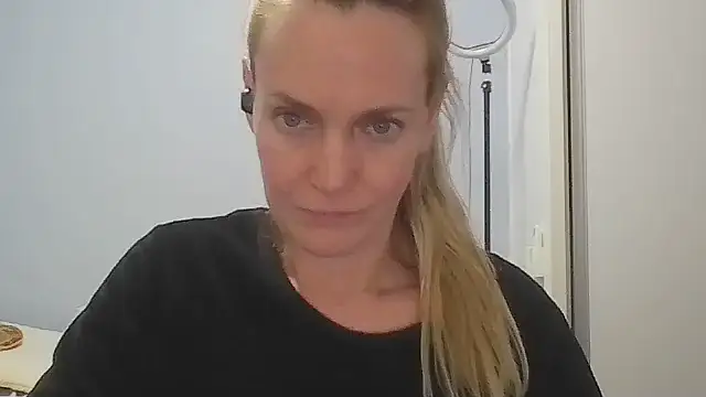 Annylove1 online show from 05.26.26