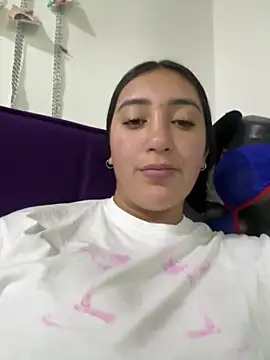 Snapshot of Hannahoff chatting on 03.14.25 Hannahoff online show from 03.14.25