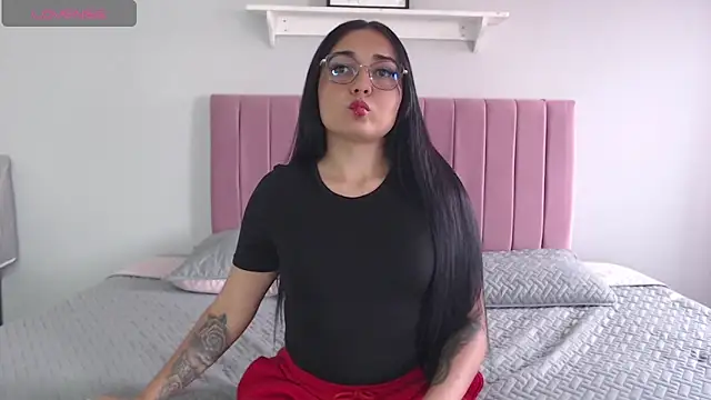 Snapshot of Danii_vg1 chatting on 05.28.26 Danii vg1 online show from 05.28.26