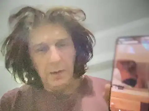 Snapshot of ALPHANDRE chatting on 11.17.25 ALPHANDRE online show from 11.17.25