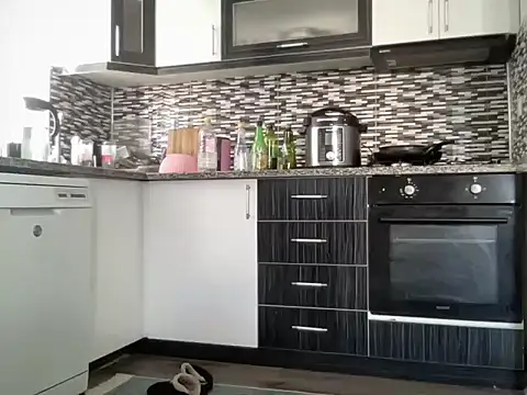 Snapshot of ALPHANDRE chatting on 11.18.25 ALPHANDRE online show from 11.18.25