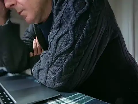 Snapshot of ALPHANDRE chatting on 01.12.26 ALPHANDRE online show from 01.12.26