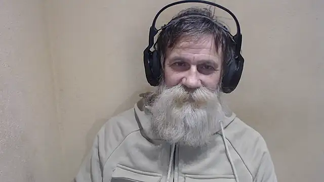 Snapshot of AlexNudo chatting on 12.25.24 AlexNudo online show from 12.25.24