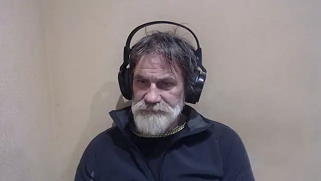 Snapshot of AlexNudo chatting on 01.11.25 AlexNudo online show from 01.11.25