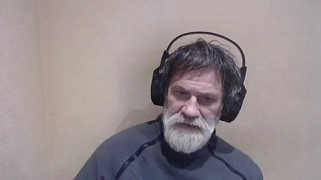 Snapshot of AlexNudo chatting on 01.16.25 AlexNudo online show from 01.16.25