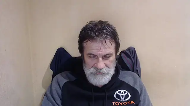 Snapshot of AlexNudo chatting on 11.08.25 AlexNudo online show from 11.08.25