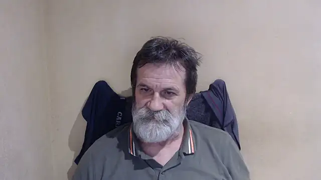 Snapshot of AlexNudo chatting on 11.13.25 AlexNudo online show from 11.13.25