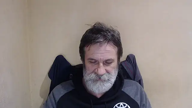 Snapshot of AlexNudo chatting on 11.14.25 AlexNudo online show from 11.14.25