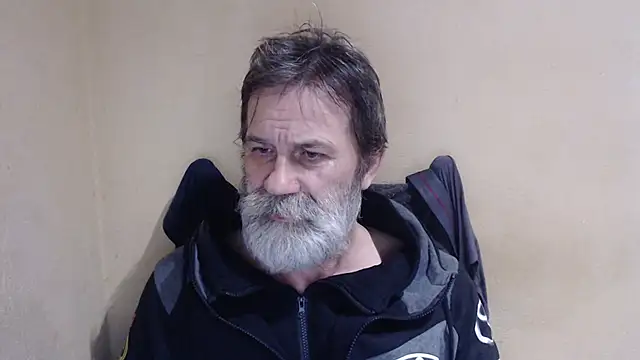 Snapshot of AlexNudo chatting on 11.19.25 AlexNudo online show from 11.19.25