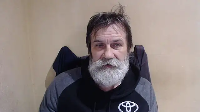 Snapshot of AlexNudo chatting on 11.30.25 AlexNudo online show from 11.30.25