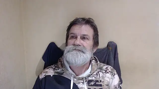 Snapshot of AlexNudo chatting on 12.04.25 AlexNudo online show from 12.04.25