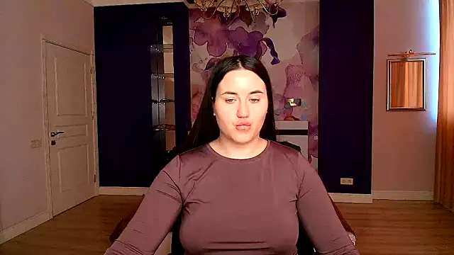 Snapshot of Roxie_Bradley chatting on 03.18.25 Roxie Bradley online show from 03.18.25