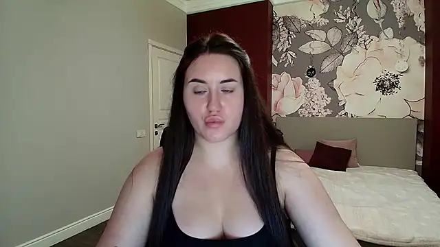 Snapshot of Roxie_Bradley chatting on 09.22.25 Roxie Bradley online show from 09.22.25