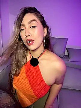 Snapshot of Im_sophiie chatting on 05.17.26 Im sophiie online show from 05.17.26