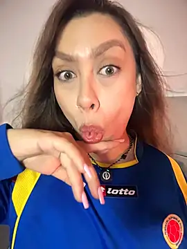 Snapshot of Im_sophiie chatting on 06.18.26 Im sophiie online show from 06.18.26