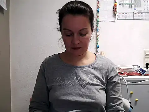 LoveNBloom online show from 01.31.25